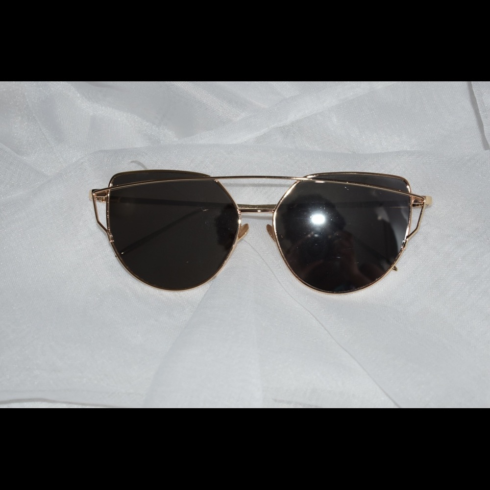 Sunglasses - Picture 4 of 6